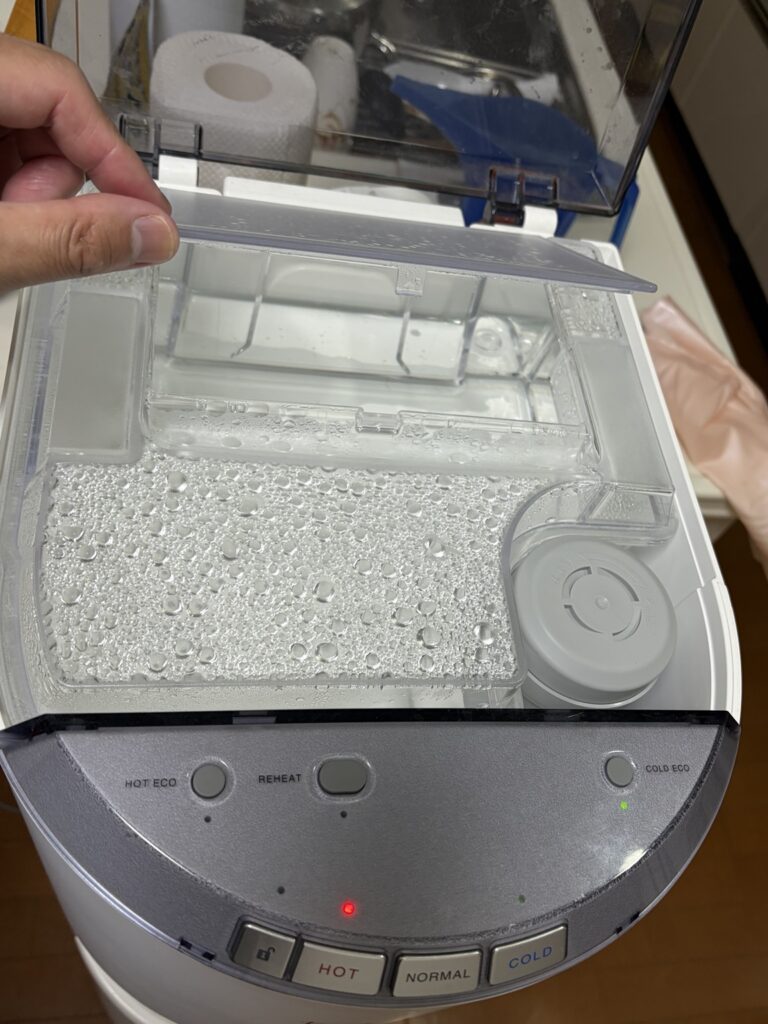 エブリィフレシャスtallの給水タンクとカートリッジ