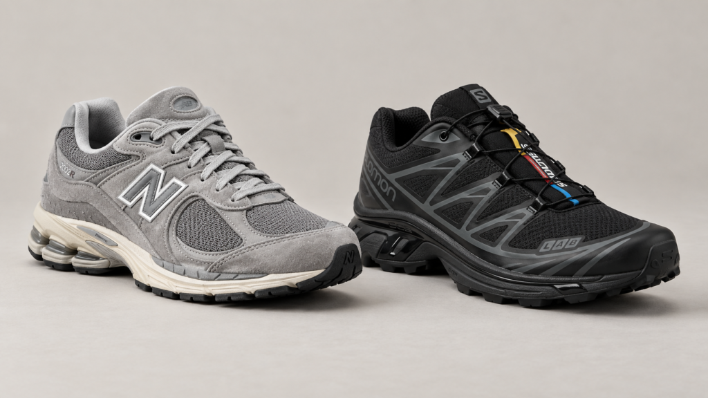 グレーのニューバランス2002Rと黒のSALOMON XT-6を並べたサイズ感比較のイメージ画像